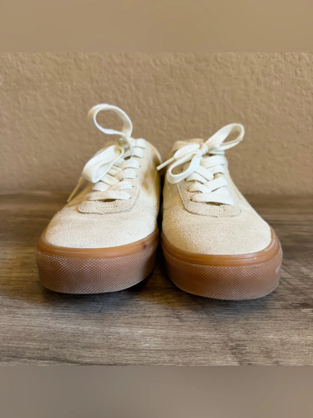 Vans Ward Sneakers Women’s size 7.5 Suede Upper